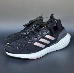 Adidas Women's Ultraboost 22 Heat Ready Running Shoes 10 US Size NWB